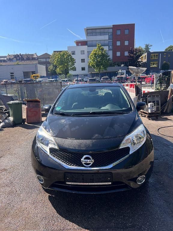 Schwarz Gebraucht 2015 Nissan Note Tekna Van / Kleinbus | 4.999 € - Bild 1/4