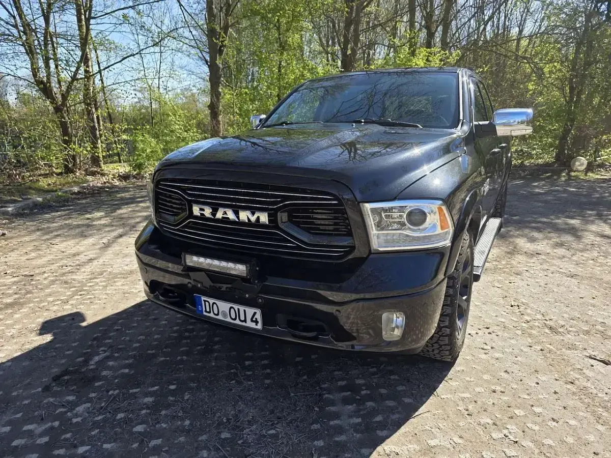 Gebraucht Dodge Ram 401 PS (294 kW) 2018 Schwarz