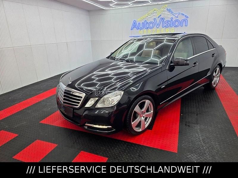 Gebraucht Mercedes E220 Avantgarde 170 PS (125 kW) 2011 Schwarz Limousine