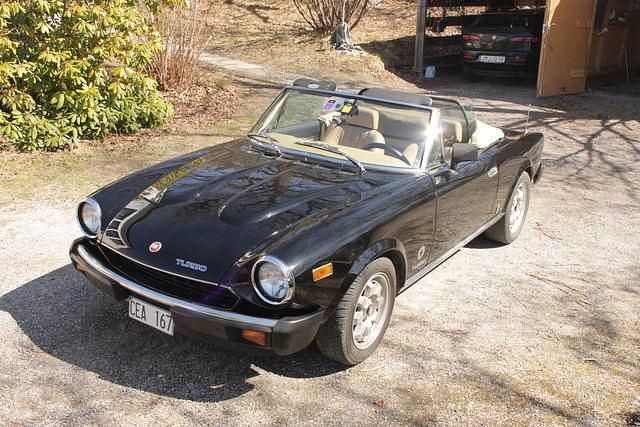 Gebraucht Fiat 124 Spider 184 PS (135 kW) 1981 Schwarz Cabrio