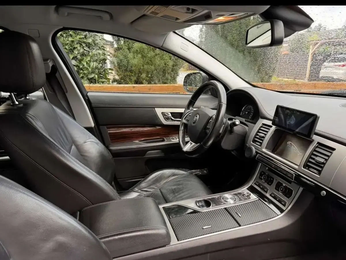 Gebraucht Jaguar XF Sportbrake 200 PS (147 kW) 2013 Schwarz Kombi
