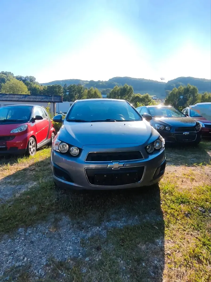 Gebraucht Chevrolet Aveo LT 101 PS (74 kW) 2012 Grau Kleinwagen
