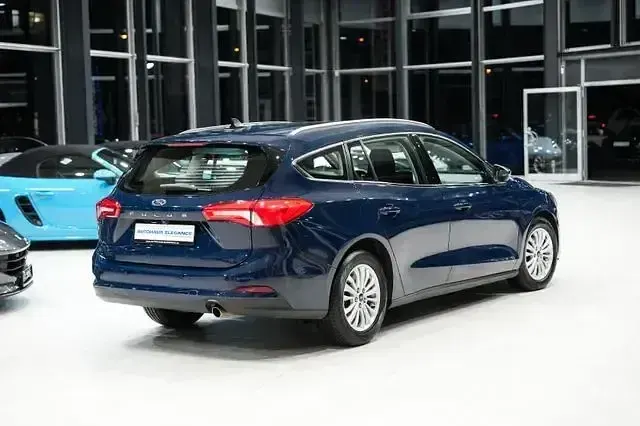 Używany Ford Focus Titanium 150 KM (110 kW) 2020 Niebieski Sedan/Limuzyna