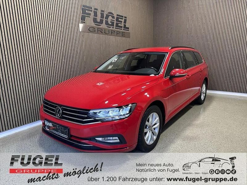 Gebraucht VW Passat 122 PS (89 kW) 2022 Rot Kombi