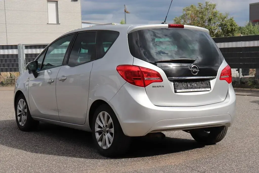 Gebraucht Opel Meriva drive 120 PS (88 kW) 2017 Silber Van / Kleinbus