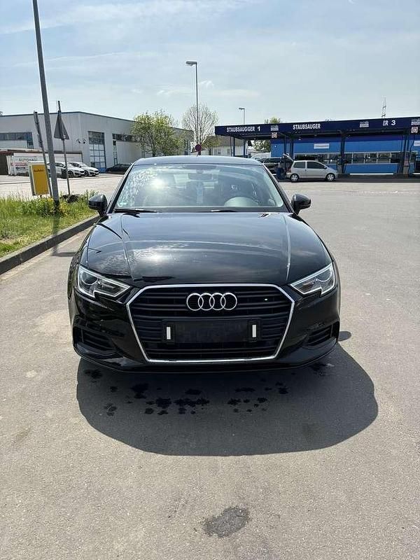 Gebraucht Audi A3 Basis 150 PS (110 kW) 2018 Schwarz Limousine