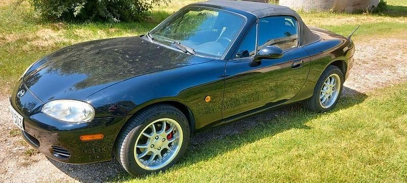 Schwarz Gebraucht 2003 Mazda MX5 Cabrio | 5.595 € (Fairer Preis) - Bild 1/4