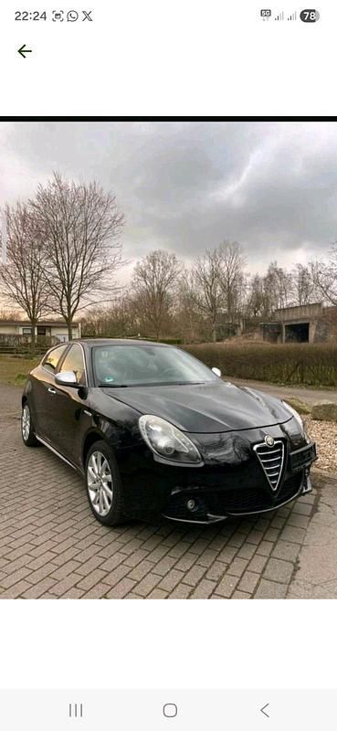 Schwarz Gebraucht 2012 Alfa Romeo Giulietta Limousine | 5.200 € (Fairer Preis) - Bild 1/4
