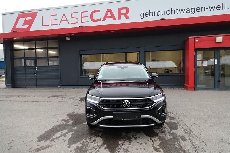 Gebraucht VW T-Roc Life 150 PS (110 kW) 2023 Schwarz SUV