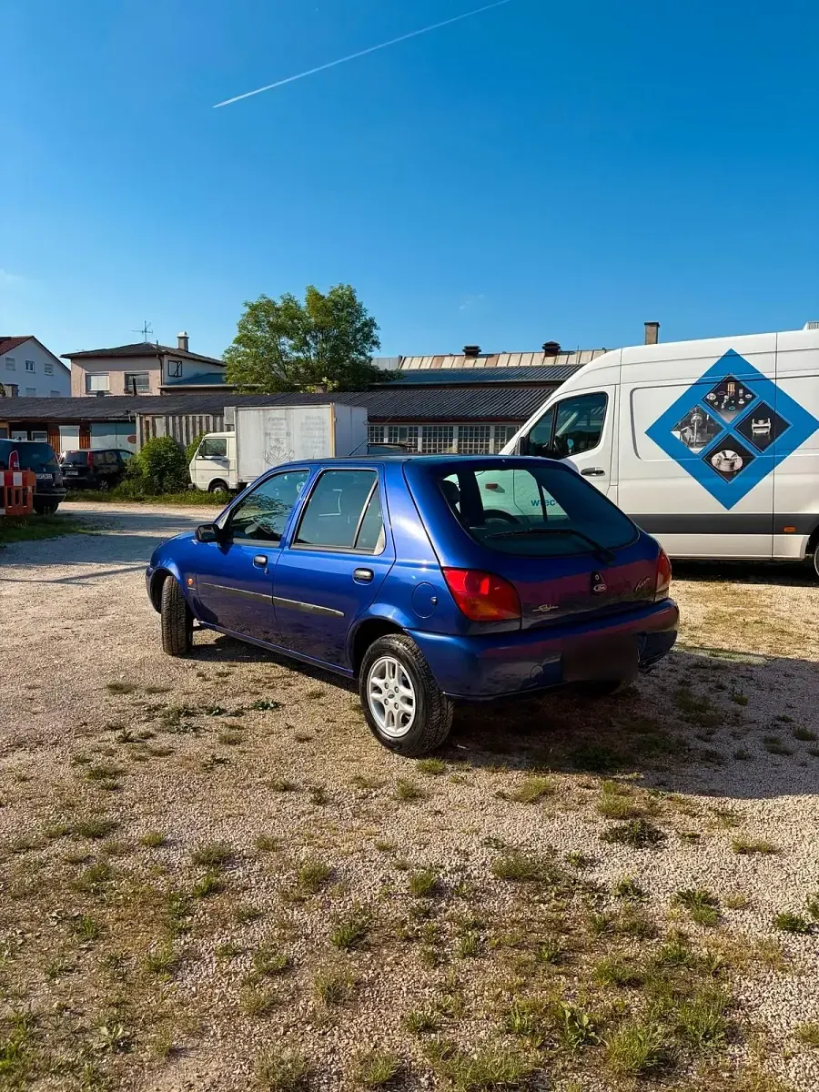 Gebraucht Ford Fiesta 75 PS (55 kW) 1999 Blau Kleinwagen