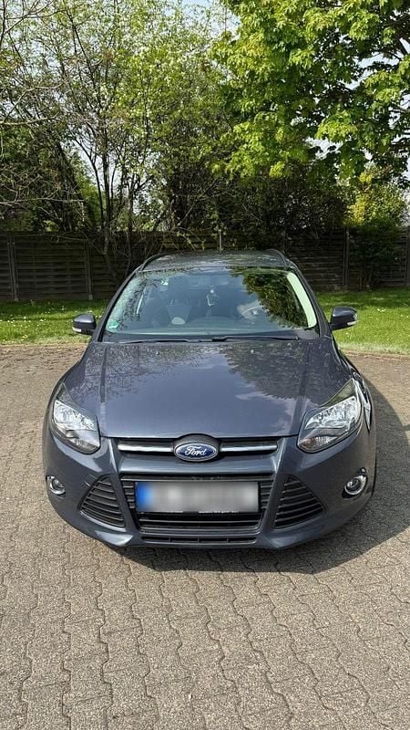 Second-hand Ford Focus SYNC Edition 101 CP (74 kW) 2013 Albastru Break