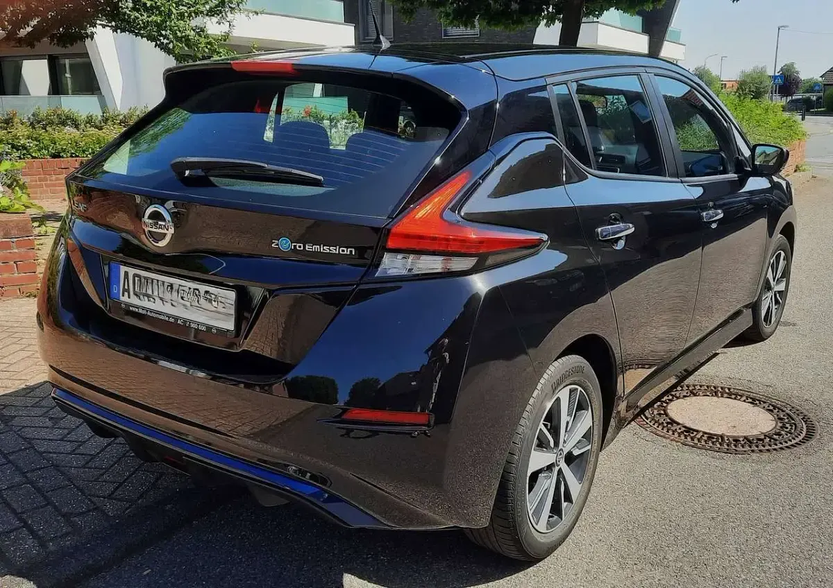Gebraucht Nissan Leaf Acenta 89 kW (122 PS) 2021 Schwarz Kleinwagen