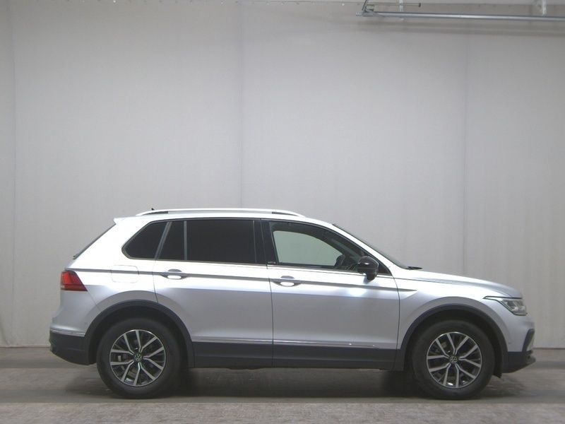Silber Gebraucht 2022 VW Tiguan Active SUV | 20.690 € (Fairer Preis) - Bild 1/4