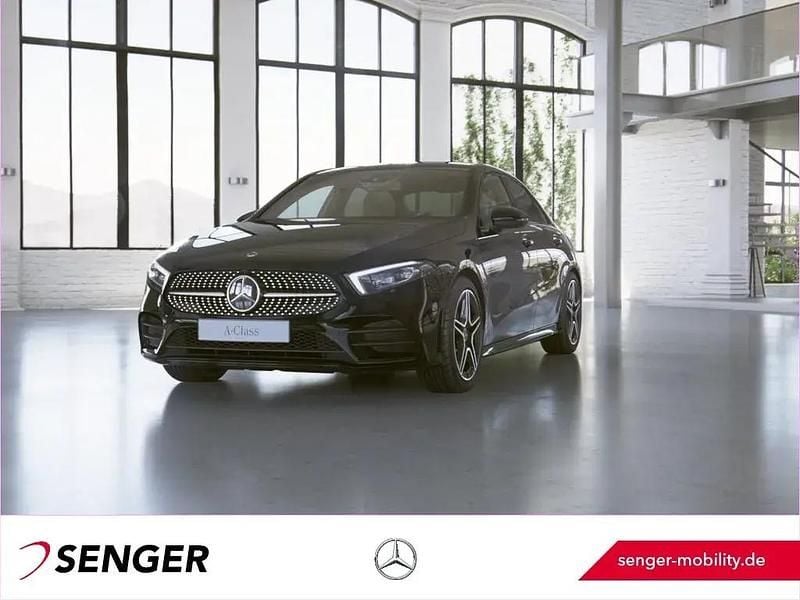 Unilack nachtschwarz Gebraucht 2022 Mercedes A250 AMG Limousine | 32.650 € (Fairer Preis) - Bild 1/1