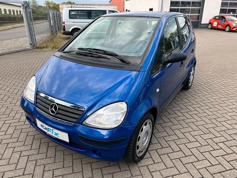 Blau Gebraucht 2000 Mercedes A140 Classic Van / Kleinbus | 3.299 € (Teuer) - Bild 1/4