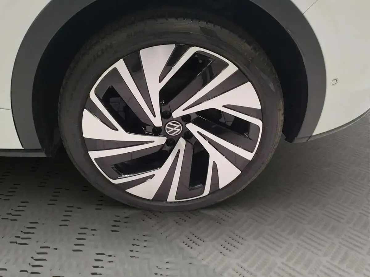 Gebraucht VW ID.5 Pro Performance 150 kW (204 PS) 2022 Gletscherweiß metallic SUV