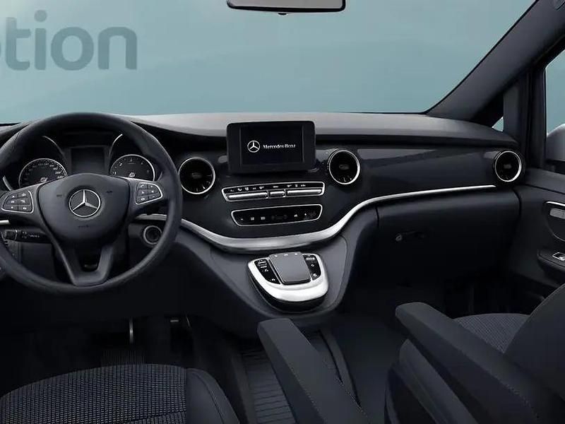 Gebraucht Mercedes V220 163 PS (119 kW) 2022 Weiß Van / Kleinbus