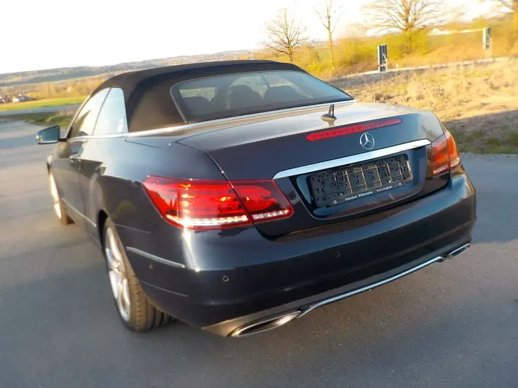 Gebraucht Mercedes E250 211 PS (155 kW) 2016 Blau Cabrio