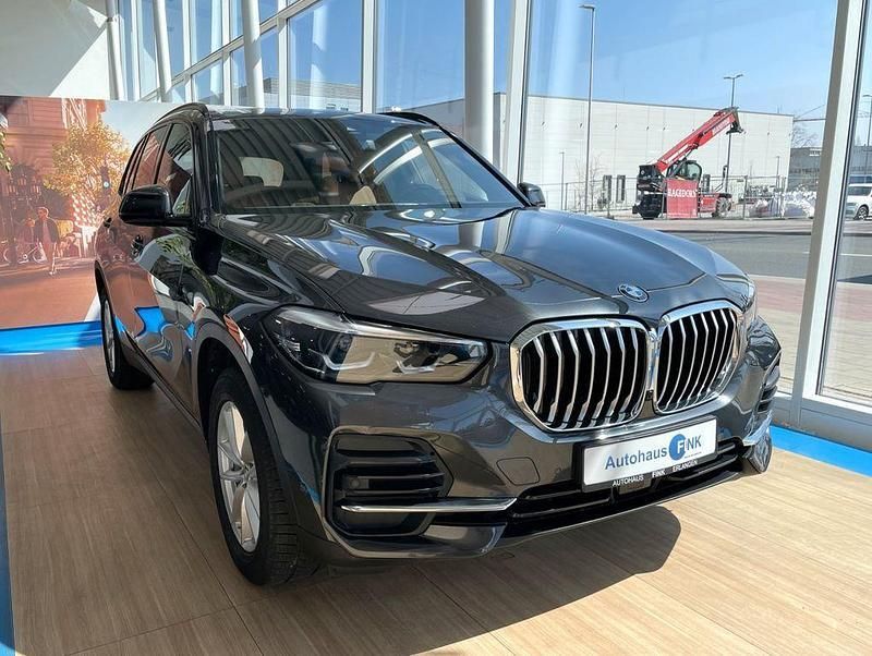 Grau Gebraucht 2022 BMW X5 Shadowline SUV | 56.500 € - Bild 1/4