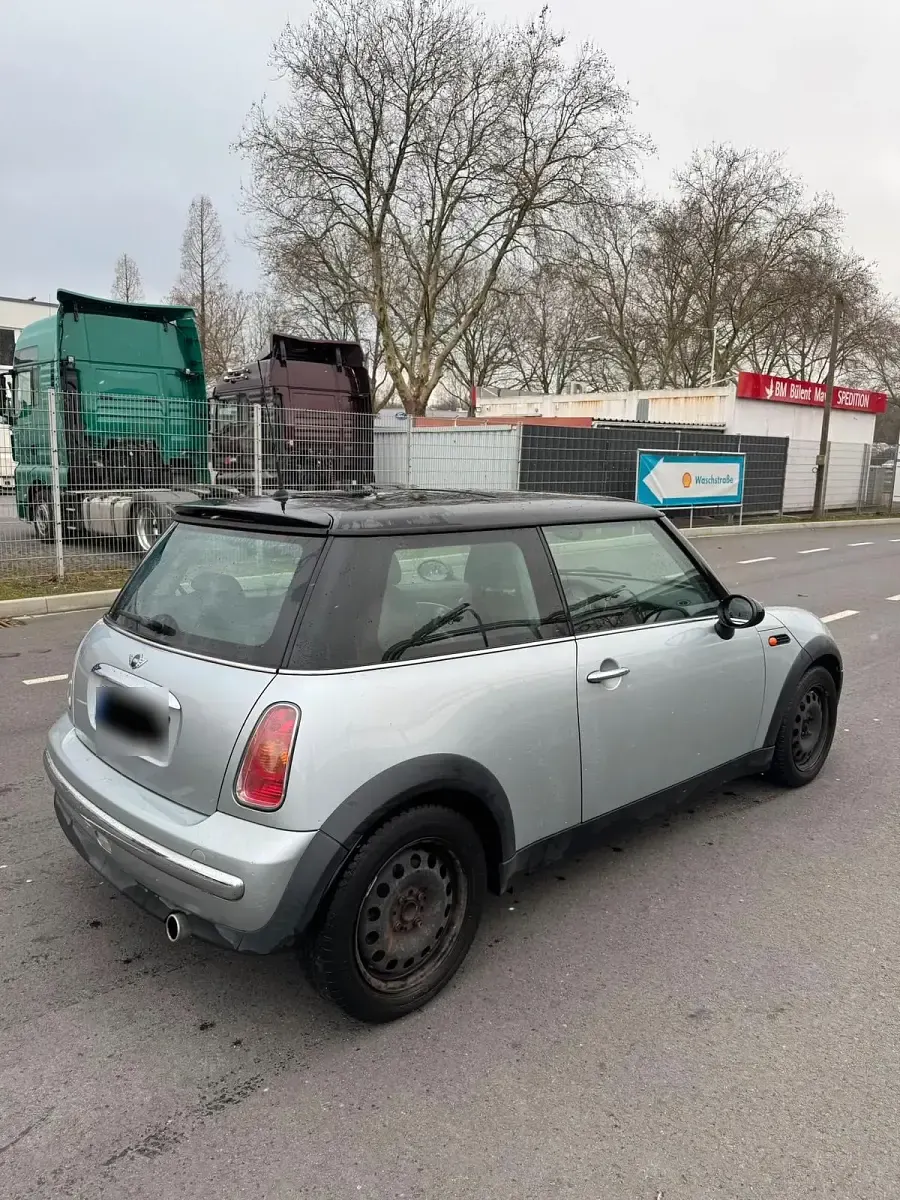 Używany Mini Cooper 116 KM (85 kW) 2003 Srebrny Hatchback