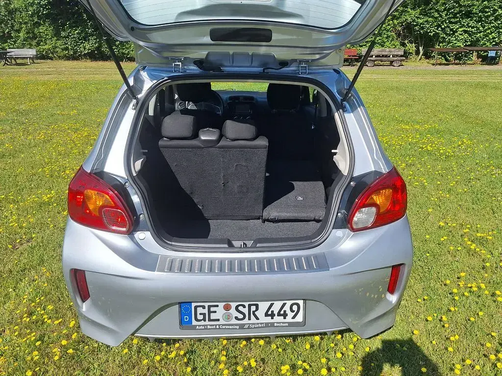 Gebraucht Mitsubishi Space Star Select 71 PS (52 kW) 2023 Silber Kleinwagen