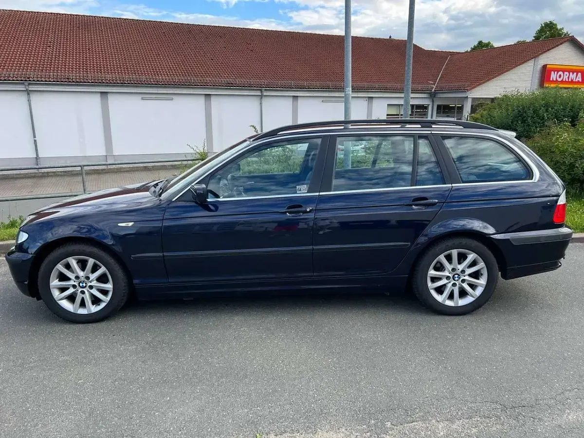 Gebraucht BMW 320 Exclusive 170 PS (125 kW) 2004 Blau Kombi