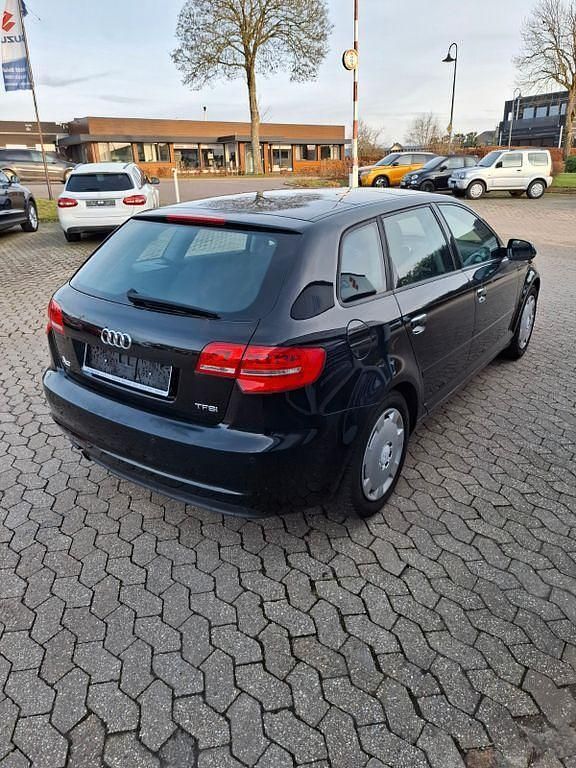 Gebraucht Audi A3 Attraction 105 PS (77 kW) 2012 Schwarz Limousine