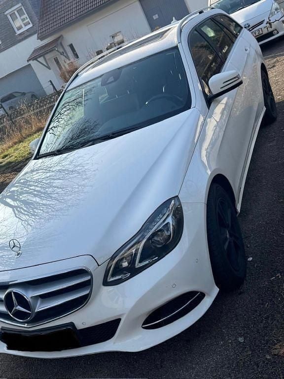 Gebraucht Mercedes E220 Avantgarde 170 PS (125 kW) 2013 Polar white Kombi