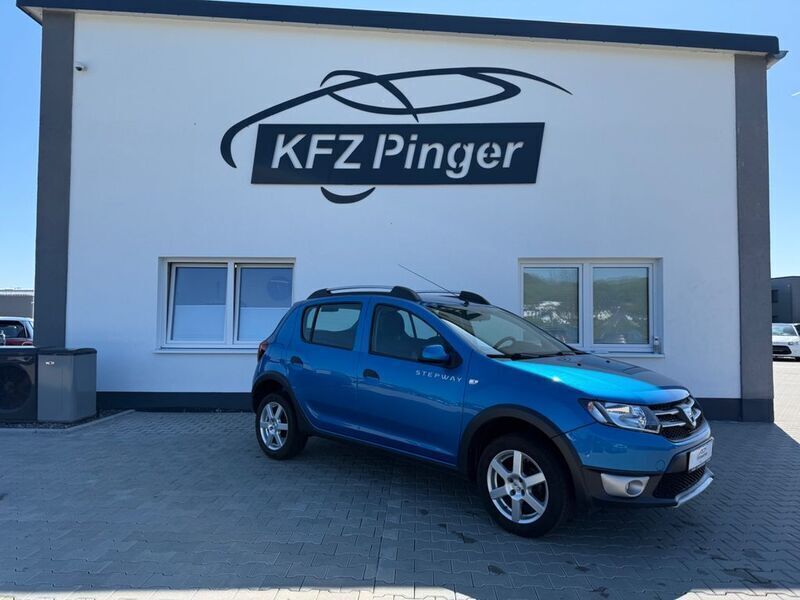 Blau Gebraucht 2013 Dacia Sandero Prestige Kleinwagen | 5.999 € (Fairer Preis) - Bild 1/4
