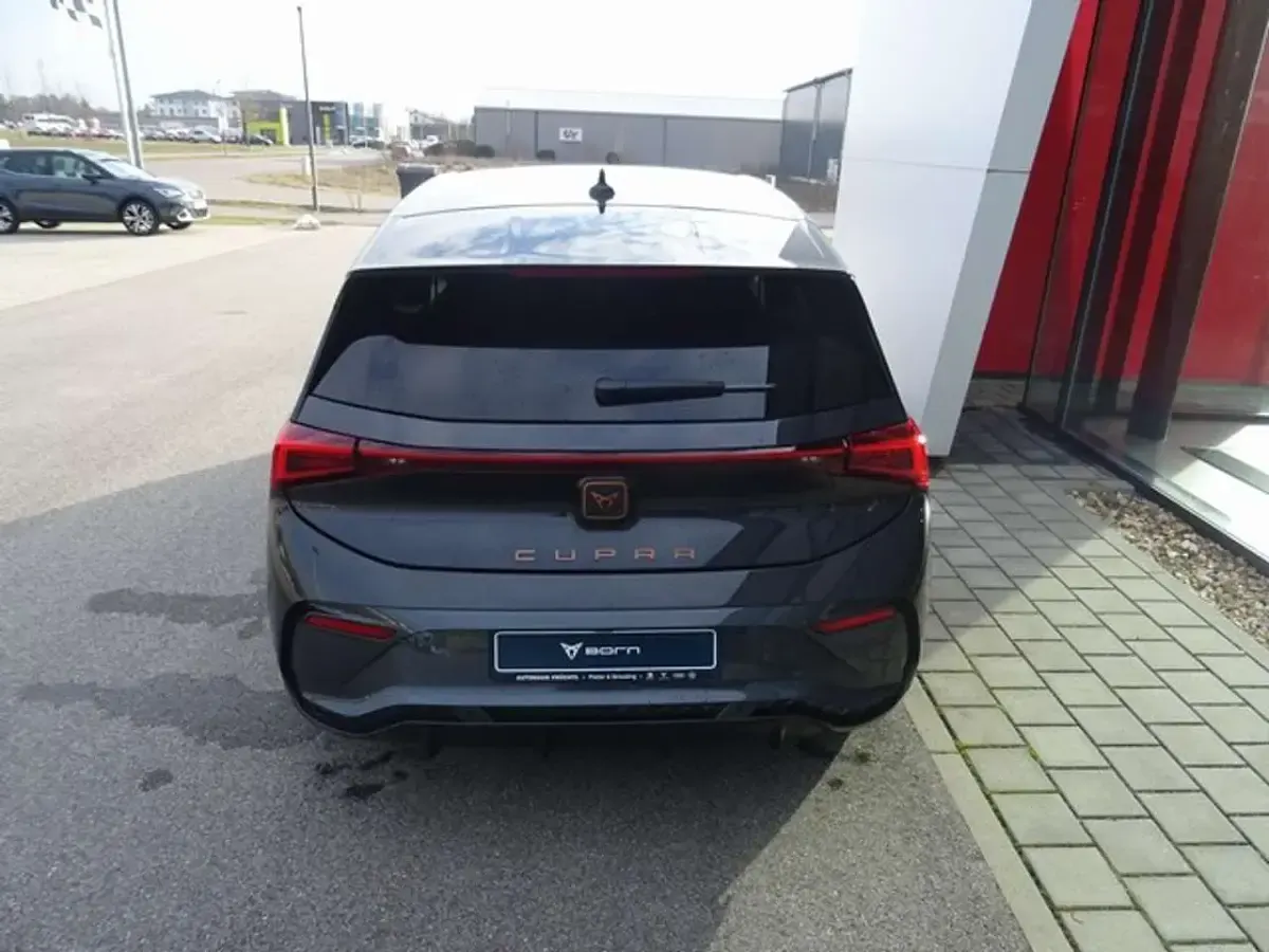 Second-hand Cupra Born 150 kW (204 CP) 2023 Gri Hatchback