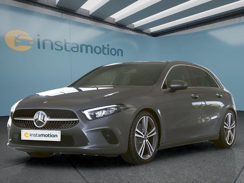 Grau Gebraucht 2021 Mercedes A250 Kleinwagen | 29.399 € (Fairer Preis) - Bild 1/4