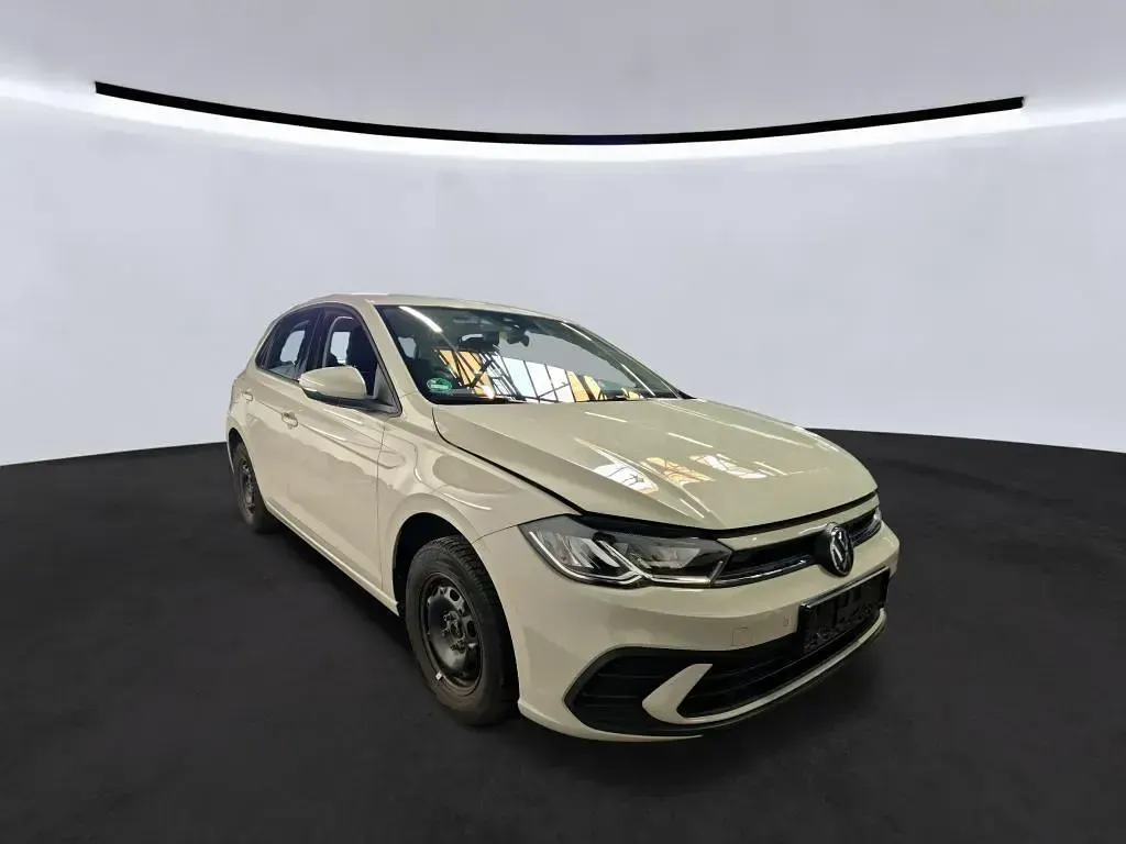 Gebraucht VW Polo Life 80 PS (58 kW) 2023 Ascotgrau Kleinwagen