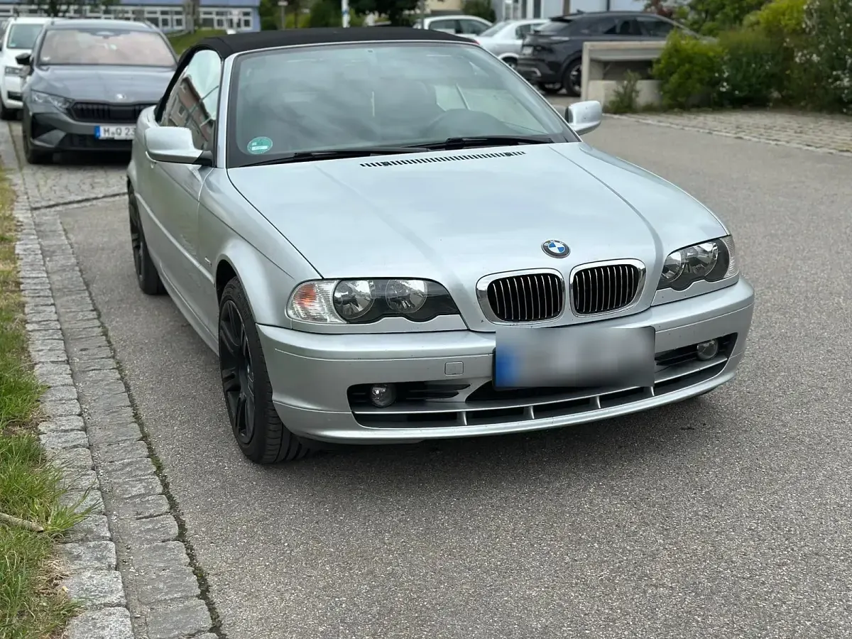 Gebraucht BMW 318 Cabriolet 143 PS (105 kW) 2003 Silber Cabrio