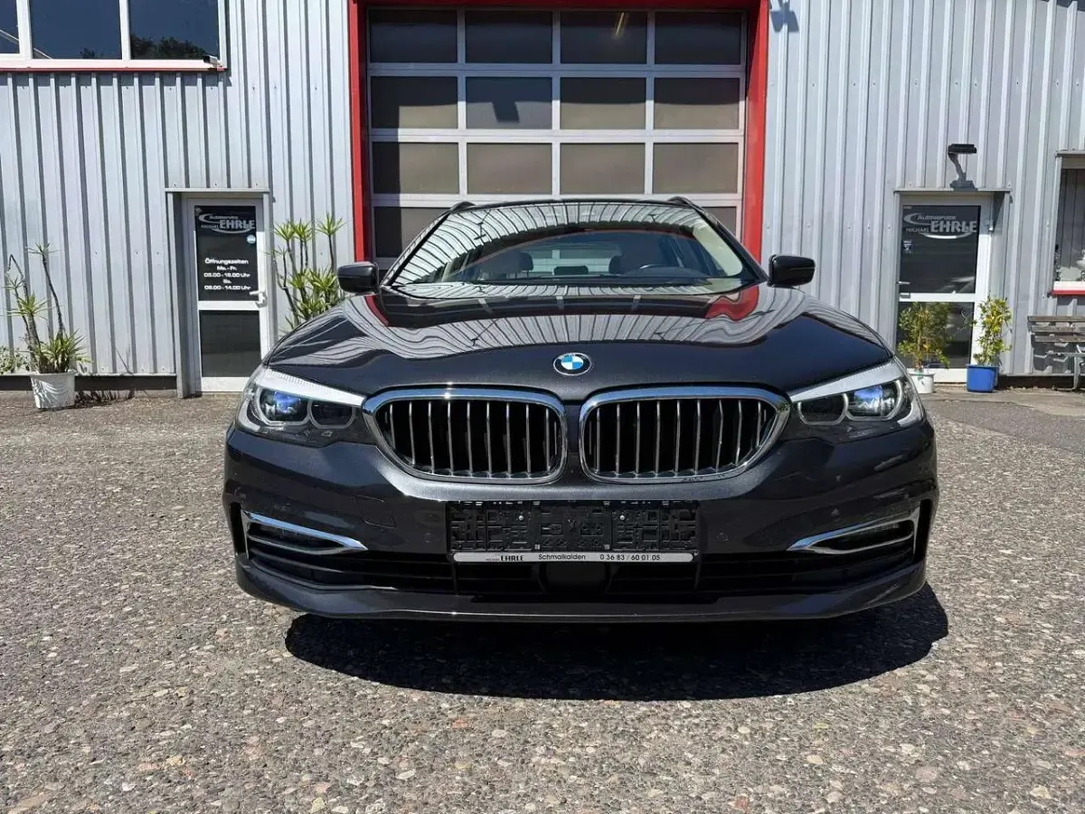 Gebraucht BMW 520 Luxury Line 190 PS (139 kW) 2020 Schwarz Kombi