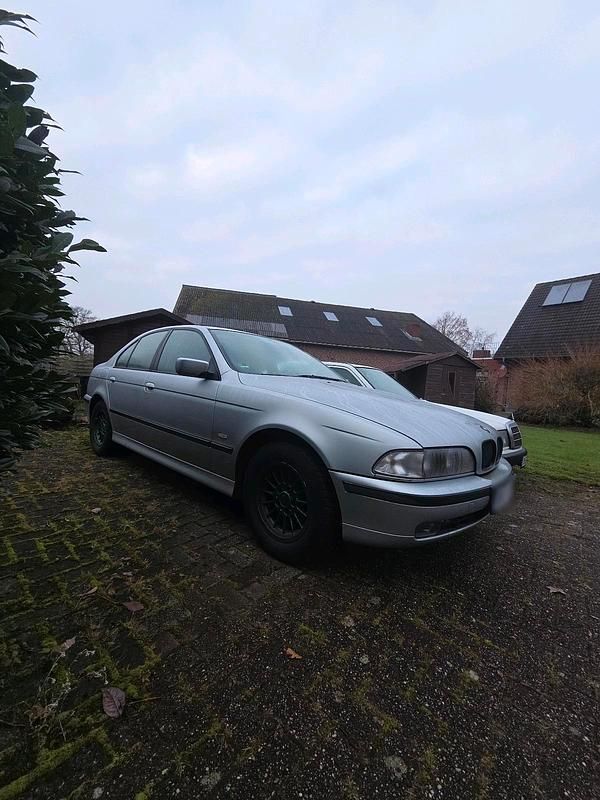 Gebraucht BMW 520 170 PS (125 kW) 1996 Silber Limousine