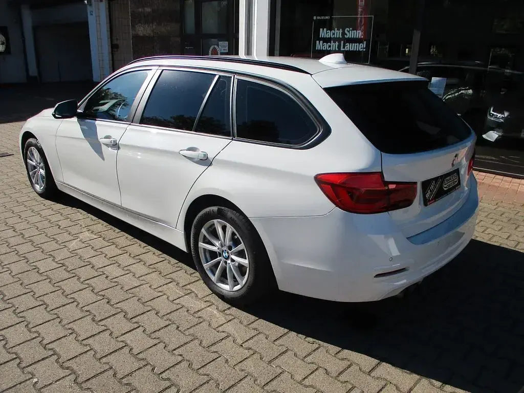 Gebraucht BMW 320 Advantage 184 PS (135 kW) 2018 Weiß Kombi