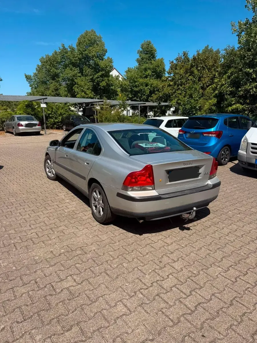 Gebraucht Volvo S60 140 PS (102 kW) 2003 Silber Limousine