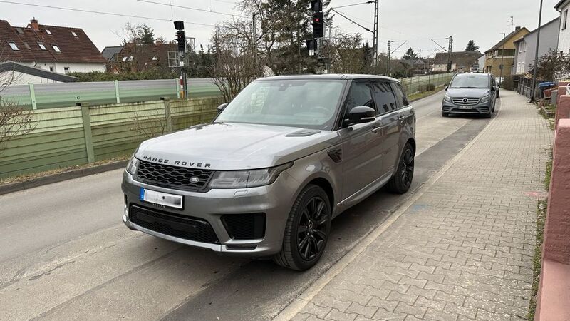 Grau Gebraucht 2022 Land Rover Range Rover Sport HSE SUV | 67.500 € (Guter Preis) - Bild 1/4