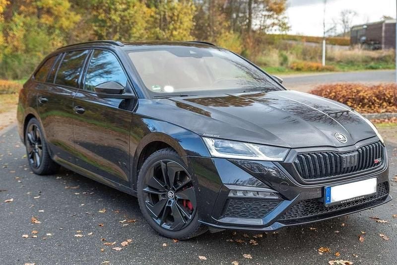 Schwarz Gebraucht 2020 Skoda Octavia First Edition Kombi | 29.900 € (Fairer Preis) - Bild 1/4