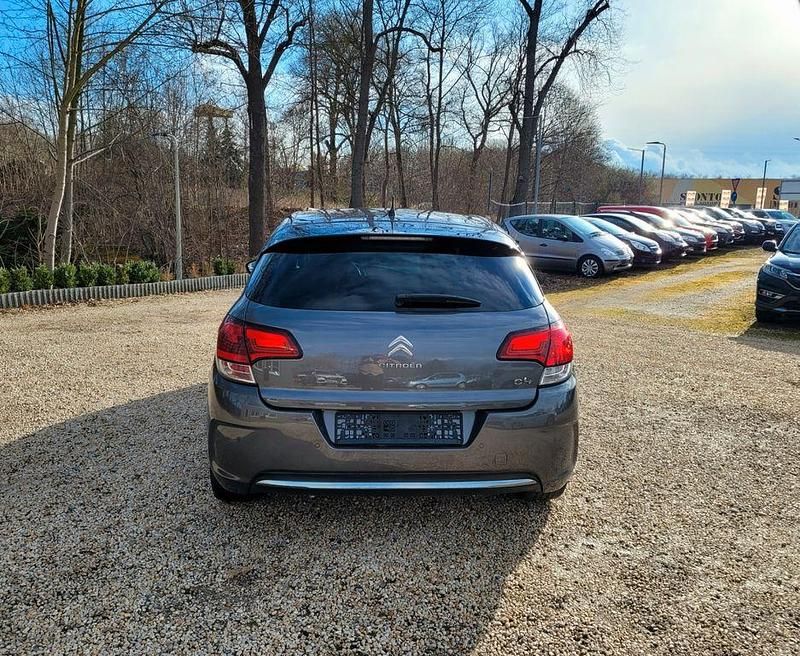 Gebraucht Citroën C4 SELECTION 131 PS (96 kW) 2015 Grau Limousine