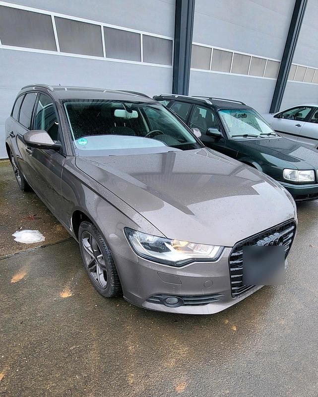 Braun Gebraucht 2011 Audi A6 Kombi | 9.000 € (Teuer) - Bild 1/4