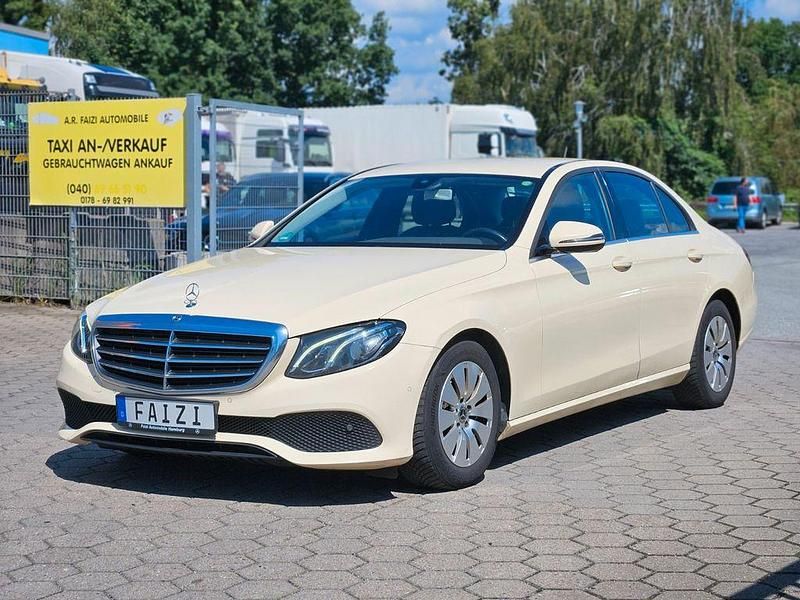 Beige Gebraucht 2020 Mercedes E200 Limousine | 9.450 € (Teuer) - Bild 1/4