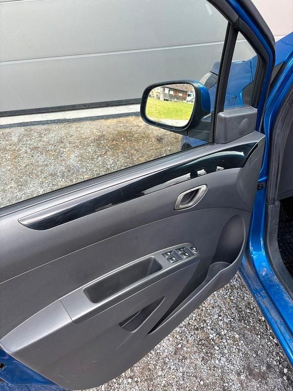 Gebraucht Chevrolet Spark 66 PS (48 kW) 2010 Blau Kleinwagen