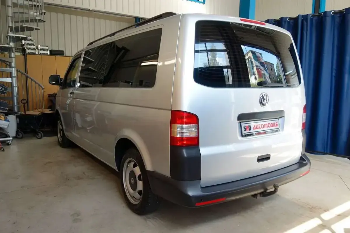Używany VW Caravelle 140 KM (102 kW) 2015 Srebrny Van