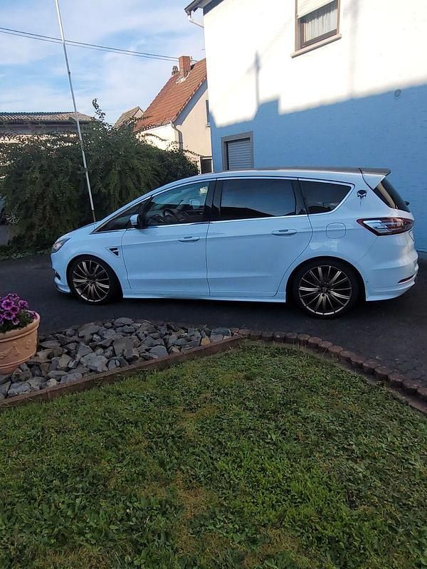 Gebraucht Ford S-MAX Titanium 241 PS (177 kW) 2015 Weiß Van / Kleinbus