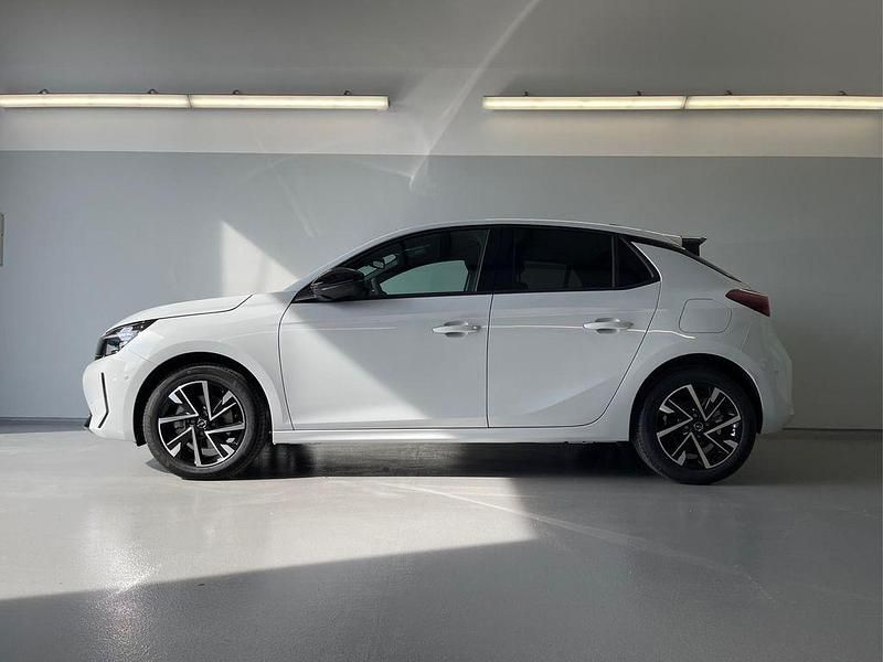 Neu Opel Corsa 110 PS (80 kW) 2026 [m0su] kontur weiß metallic Kleinwagen