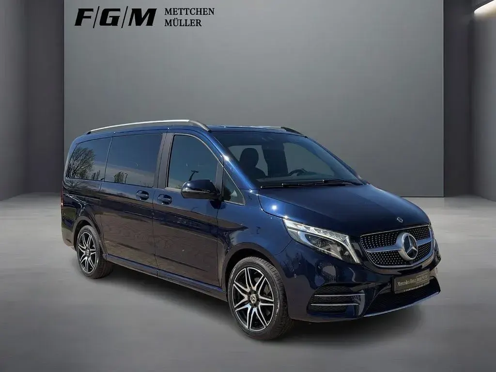 Gebraucht Mercedes V250 AMG 190 PS (139 kW) 2019 Cavansitblau metallic Van / Kleinbus
