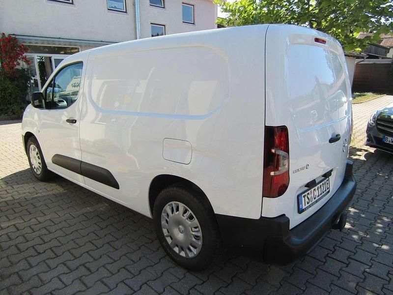 Gebraucht Opel Combo-e Life XL Edition 100 kW (136 PS) 2021 Jade weiss/arktis weiss Limousine