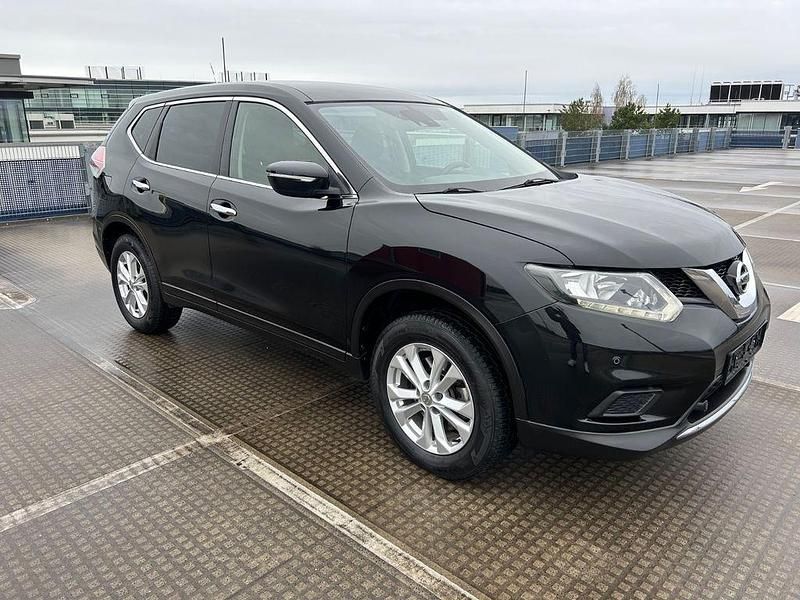 Gebraucht Nissan X-Trail Visia 131 PS (96 kW) 2015 Schwarz SUV
