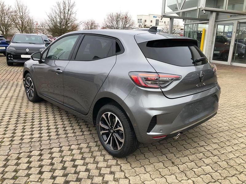Neu Renault Clio V Techno 91 PS (66 kW) 2026 Grau Limousine